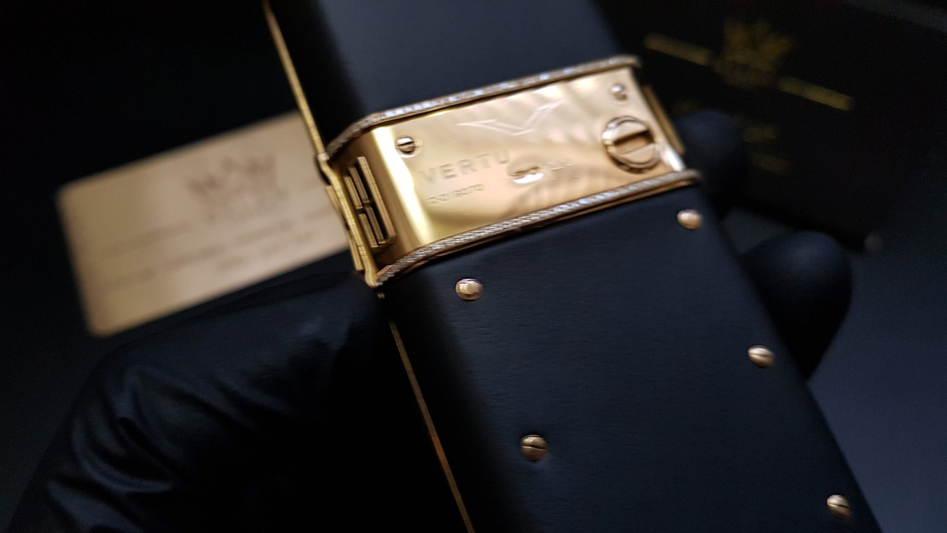 Kỳ Lân Luxury vertu constellation vang khoi full kim cuong 22 Vertu Constellation vàng khối đính full kim cương