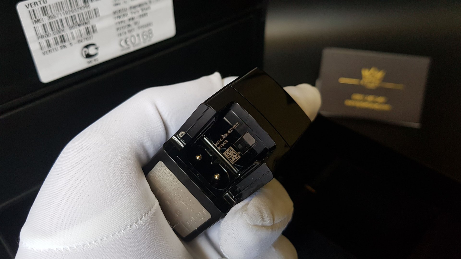 Kỳ Lân Luxury vertu signature s black pure fullbox 13 Vertu Signature S Black Pure fullbox nguyên hộp sách