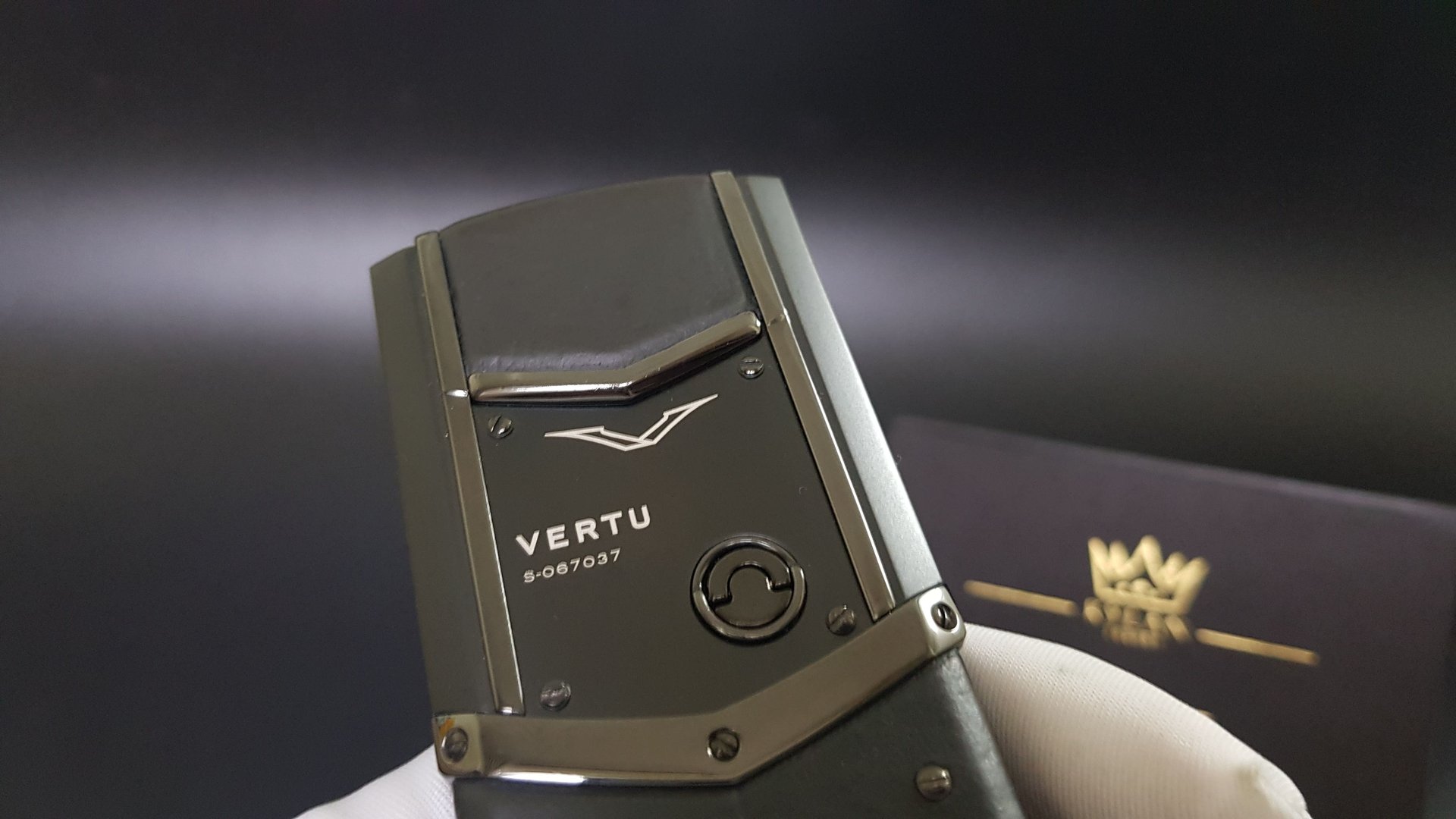 Kỳ Lân Luxury vertu signature s black pure fullbox 38 Vertu Signature S Black Pure fullbox nguyên hộp sách