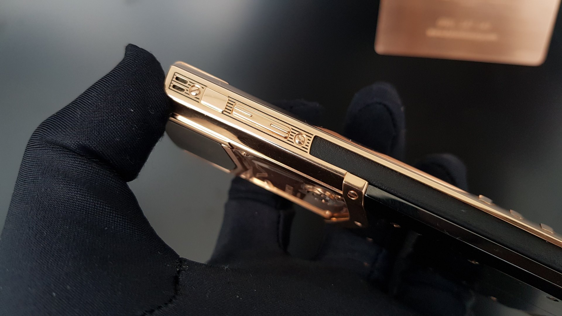 Kỳ Lân Luxury vertu signature s gold 11 d61d4d86 8fc5 488f 8bcc 3d1ec0d3993e Vertu Signature S Gold