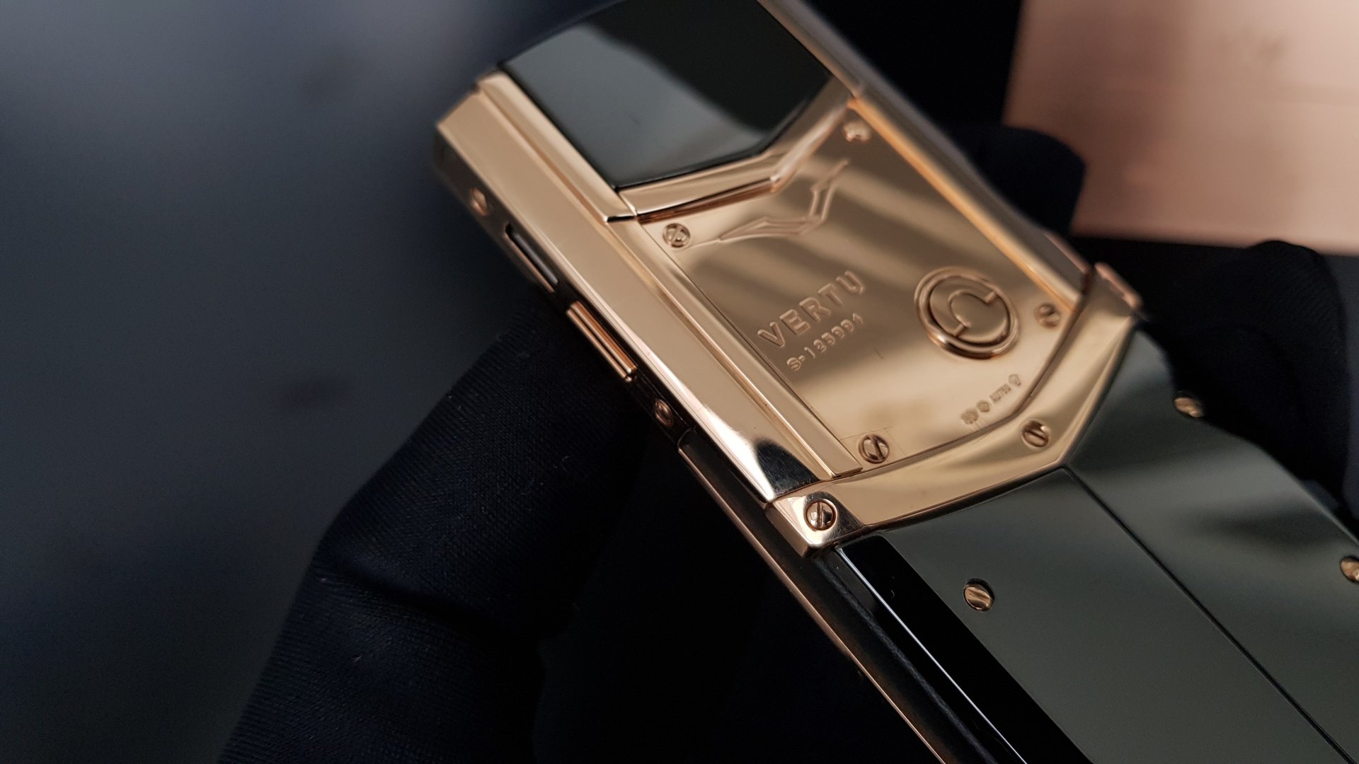 Kỳ Lân Luxury vertu signature s gold 20 Vertu Signature S Gold