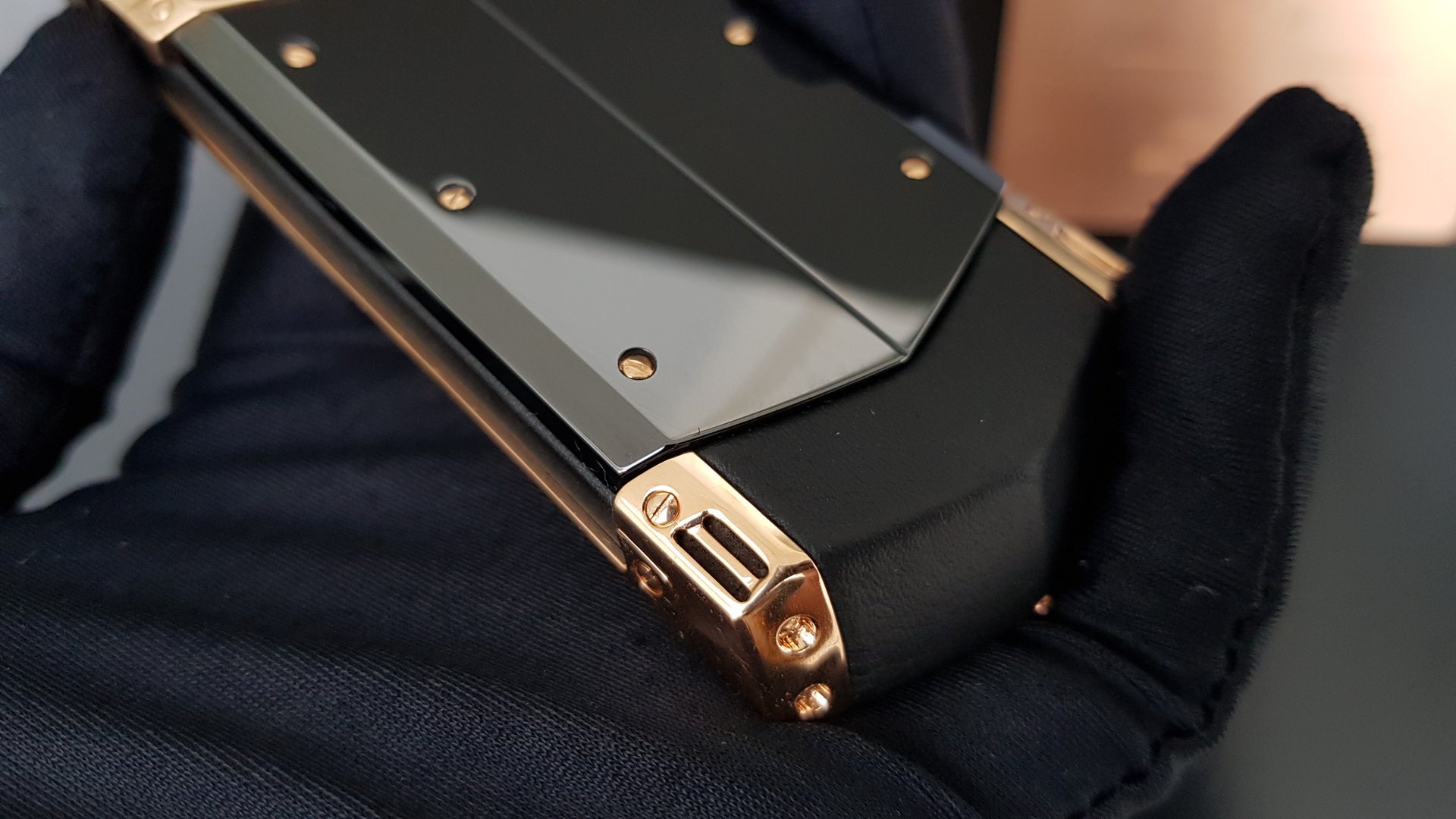Kỳ Lân Luxury vertu signature s gold 26 Vertu Signature S Gold
