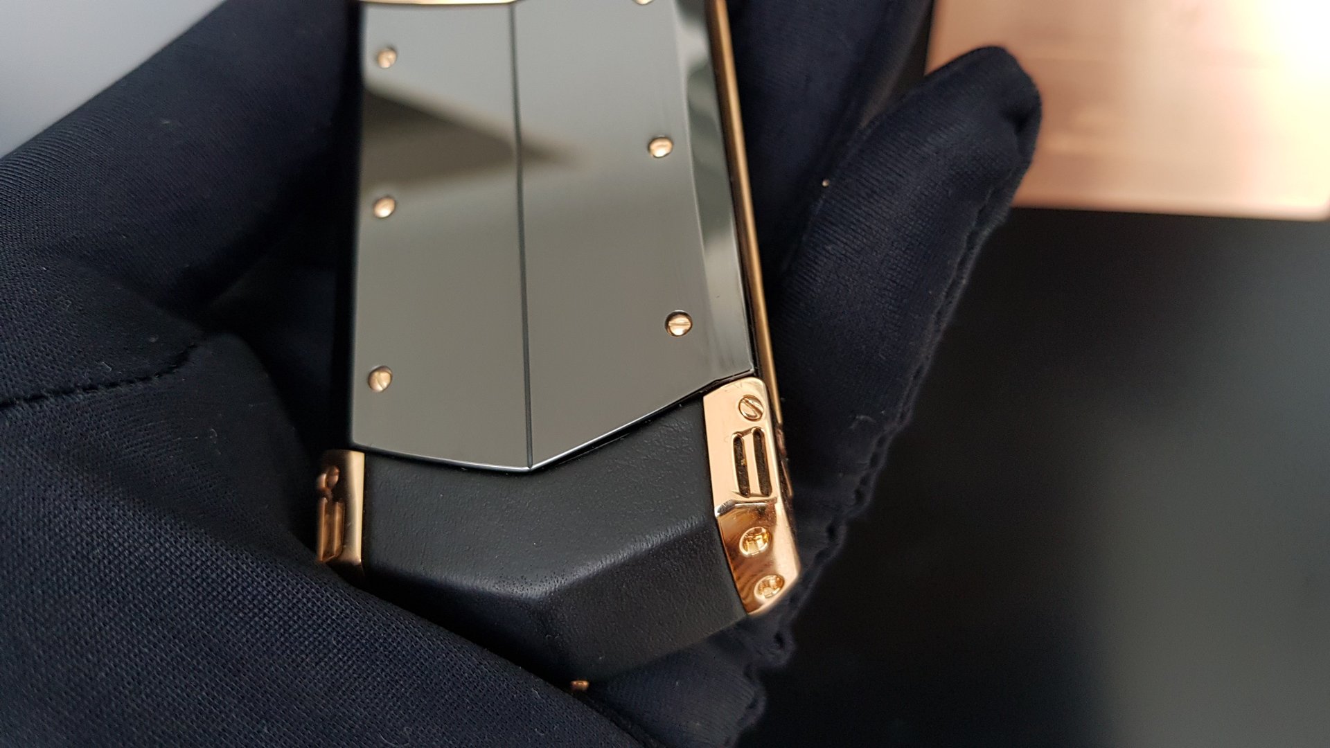 Kỳ Lân Luxury vertu signature s gold 27 Vertu Signature S Gold