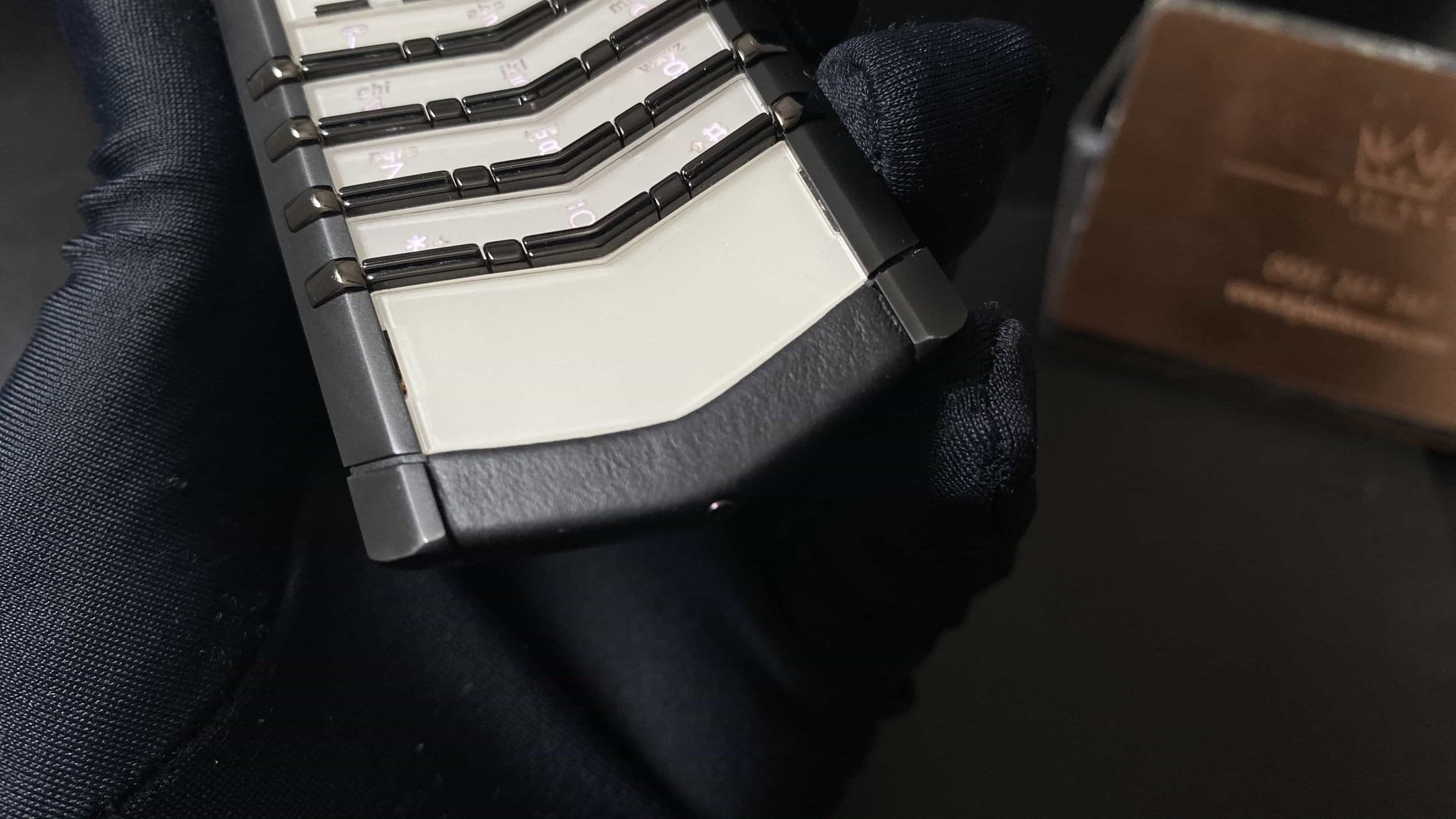 Kỳ Lân Luxury vertu signature s panda black white 18 jpeg Vertu Signature S Panda Black White