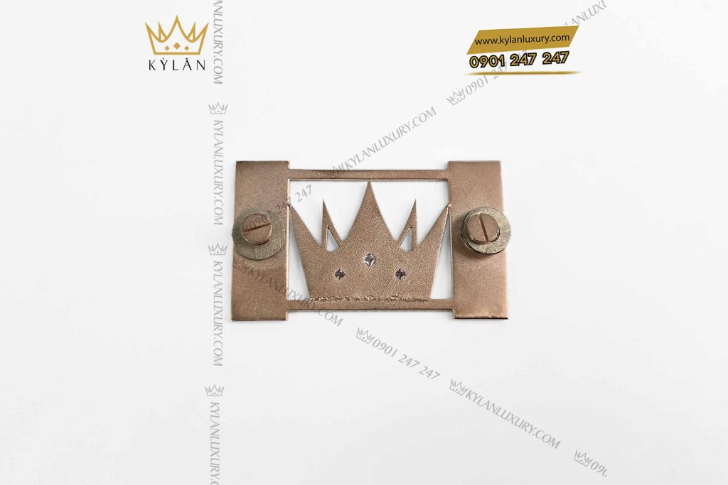Kỳ Lân Luxury giay suc da ca alligator dinh logo vang ky lan 3 Giày sục da cá Alligator đính logo vàng Kỳ Lân