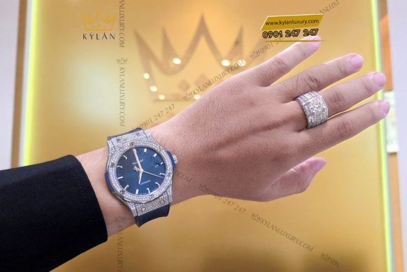 Đồng hồ Hublot Classic Fusion Blue Titanium Pave 42mm