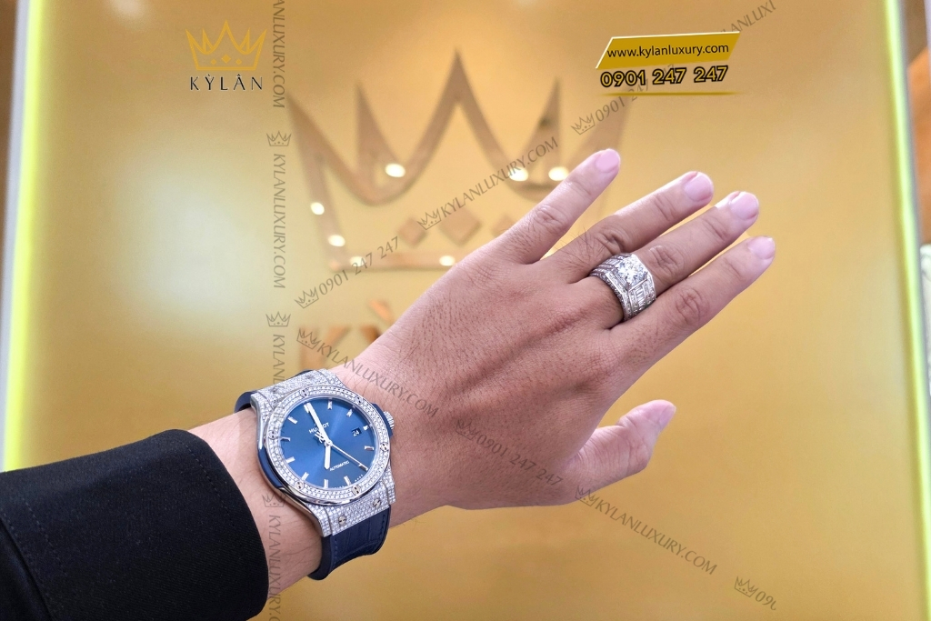 Kỳ Lân Luxury hublot classic fusion blue titanium pave 42mm 6 Đồng hồ Hublot Classic Fusion Blue Titanium Pave 42mm