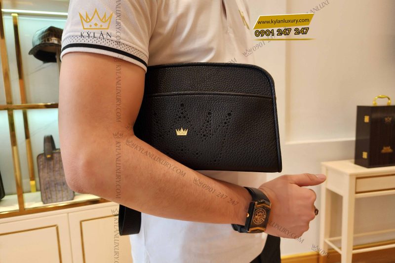 Túi Clutch da Togo thiết kế logo theo tên riêng