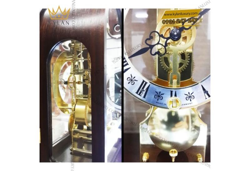 HERMLE 22712-030791 sử dụng bộ máy cơ 791-981 chính hãng Đức – một trong những dòng máy được đánh giá cao nhất về độ bền và độ chính xác. Đồng hồ hoạt động bằng cách lên cót tay, trữ năng lượng trong 8 ngày.