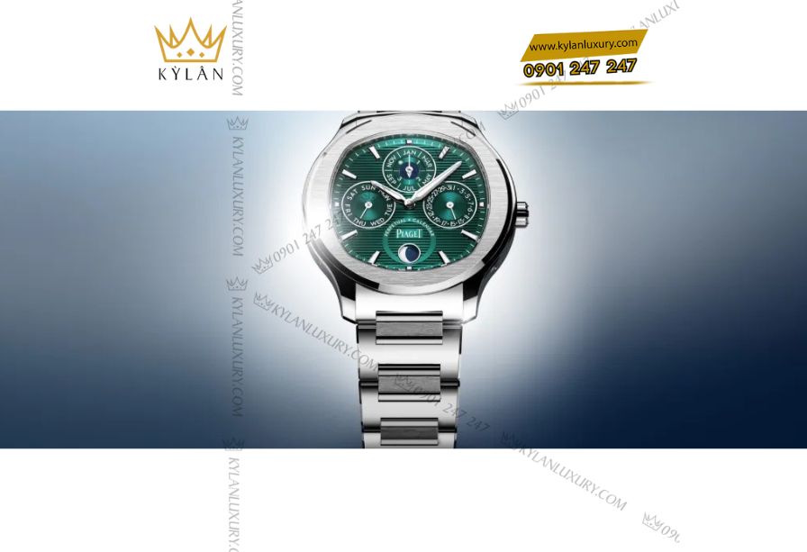 Thiết kế mặt số guilloché đầy chiều sâu và phần vỏ được làm từ thép không gỉ, mang lại cảm giác chắc chắn và mạnh mẽ