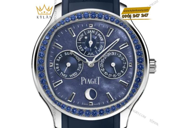 Vỏ đồng hồ được chế tác từ vàng trắng 18K, kết hợp với vòng bezel đính 56 viên kim cương