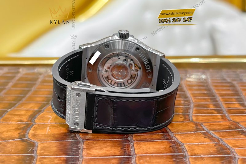 Đồng hồ Hublot Classic Fusion Grey Titanium custom kim cương 42mm