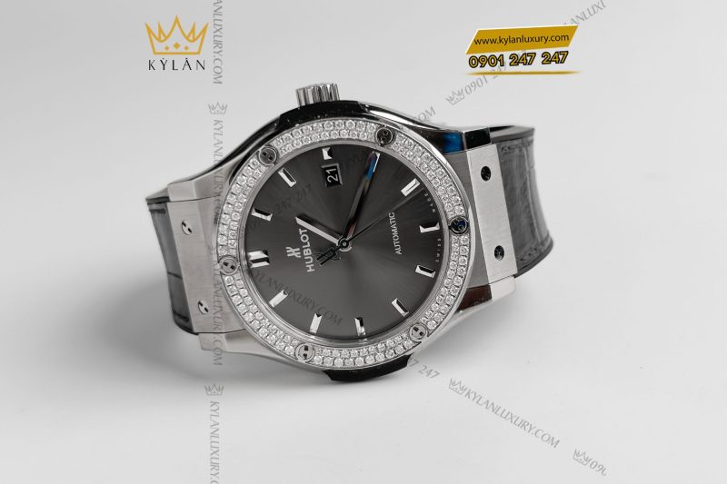 Đồng hồ Hublot Classic Fusion Grey Titanium custom kim cương 42mm