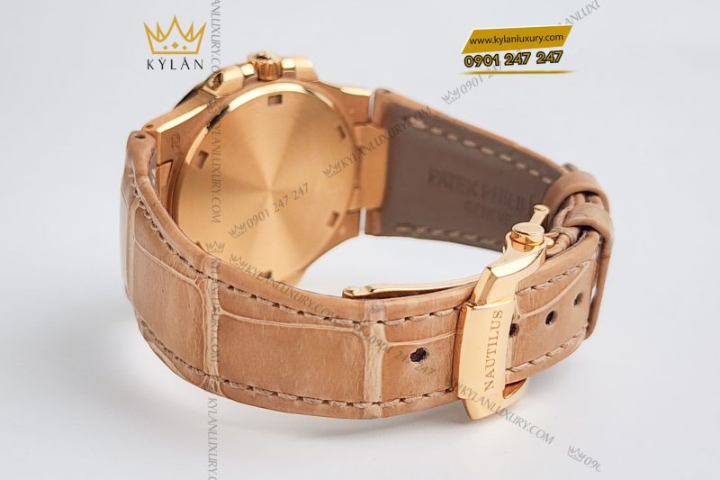 Đồng hồ Patek Philippe Nautilus Date & White Dial 7010R-011 32mm
