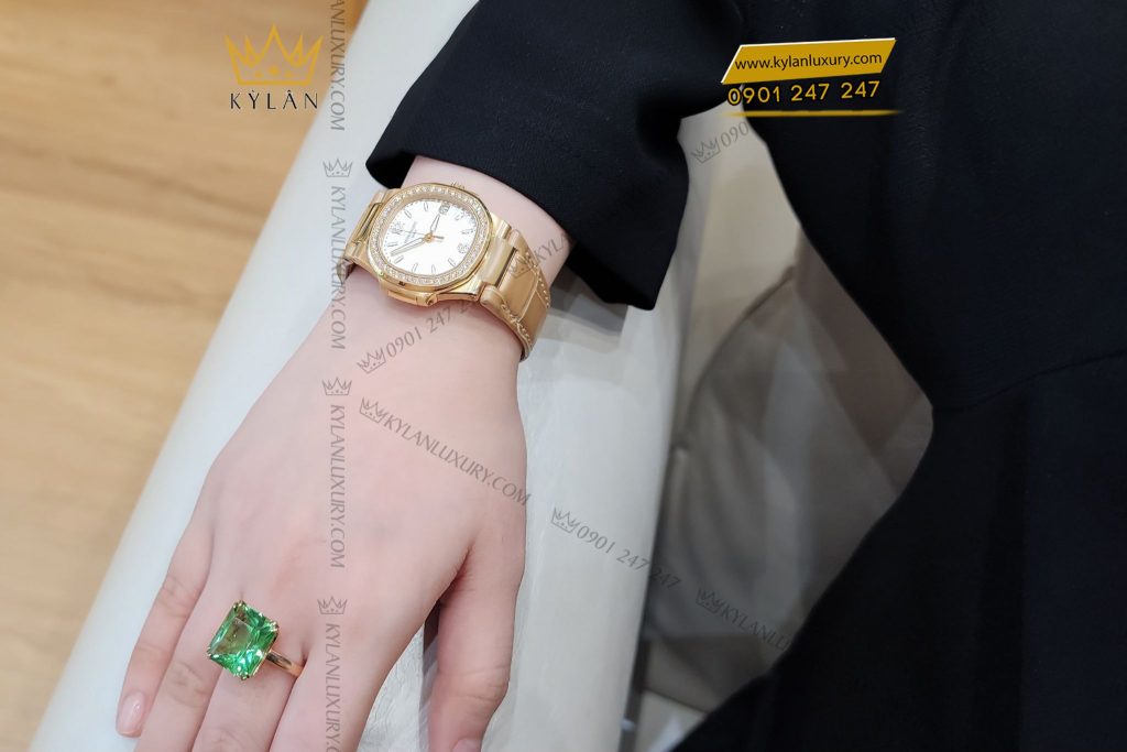 Kỳ Lân Luxury Dong ho Patek Philippe Nautilus Date White Dial 7010R 011 32mm 5 Đồng hồ Patek Philippe Nautilus Date & White Dial 7010R-011 32mm