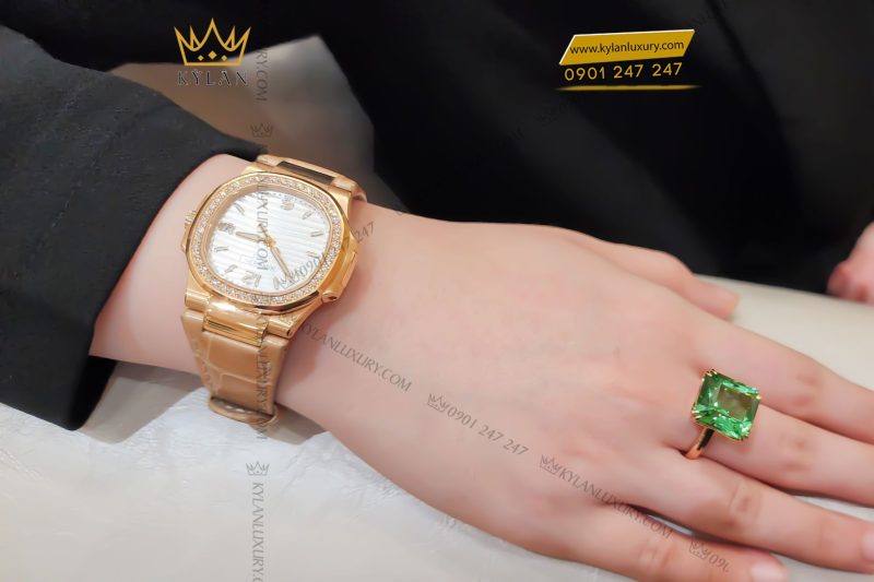 Đồng hồ Patek Philippe Nautilus Date & White Dial 7010R-011 32mm