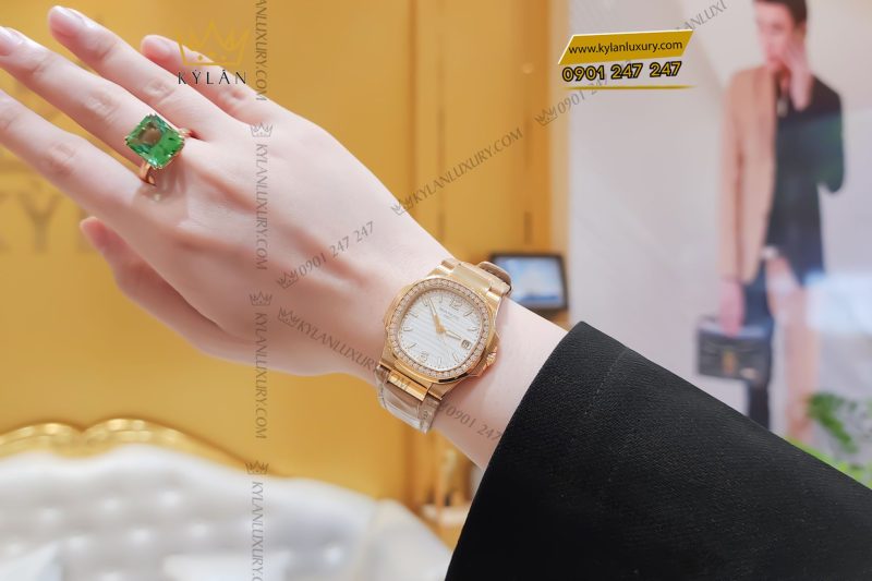 Đồng hồ Patek Philippe Nautilus Date & White Dial 7010R-011 32mm