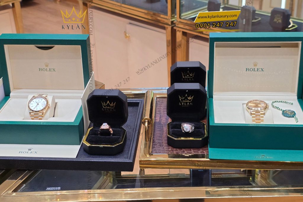 Kỳ Lân Luxury Dong ho Rolex Day Date 40 228238 0006 Yellow Gold mat Champagne coc la ma 12 Đồng hồ Rolex Day-Date 40 228238-0006 Yellow Gold mặt Champagne
