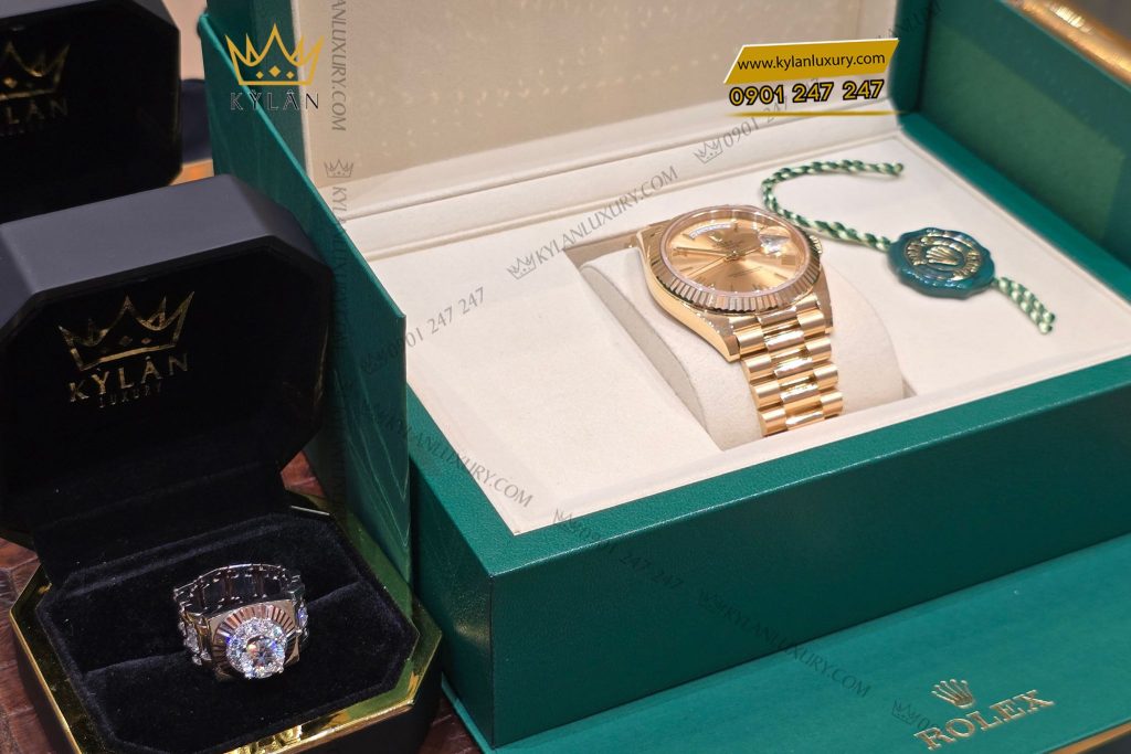 Kỳ Lân Luxury Dong ho Rolex Day Date 40 228238 0006 Yellow Gold mat Champagne coc la ma 13 Đồng hồ Rolex Day-Date 40 228238-0006 Yellow Gold mặt Champagne