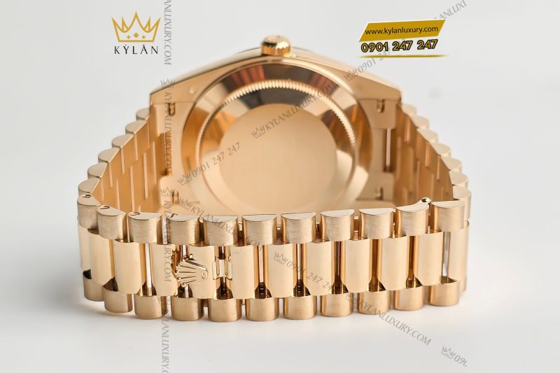 Đồng hồ Rolex Day-Date 40 228238-0066 Yellow Gold mặt số bạc