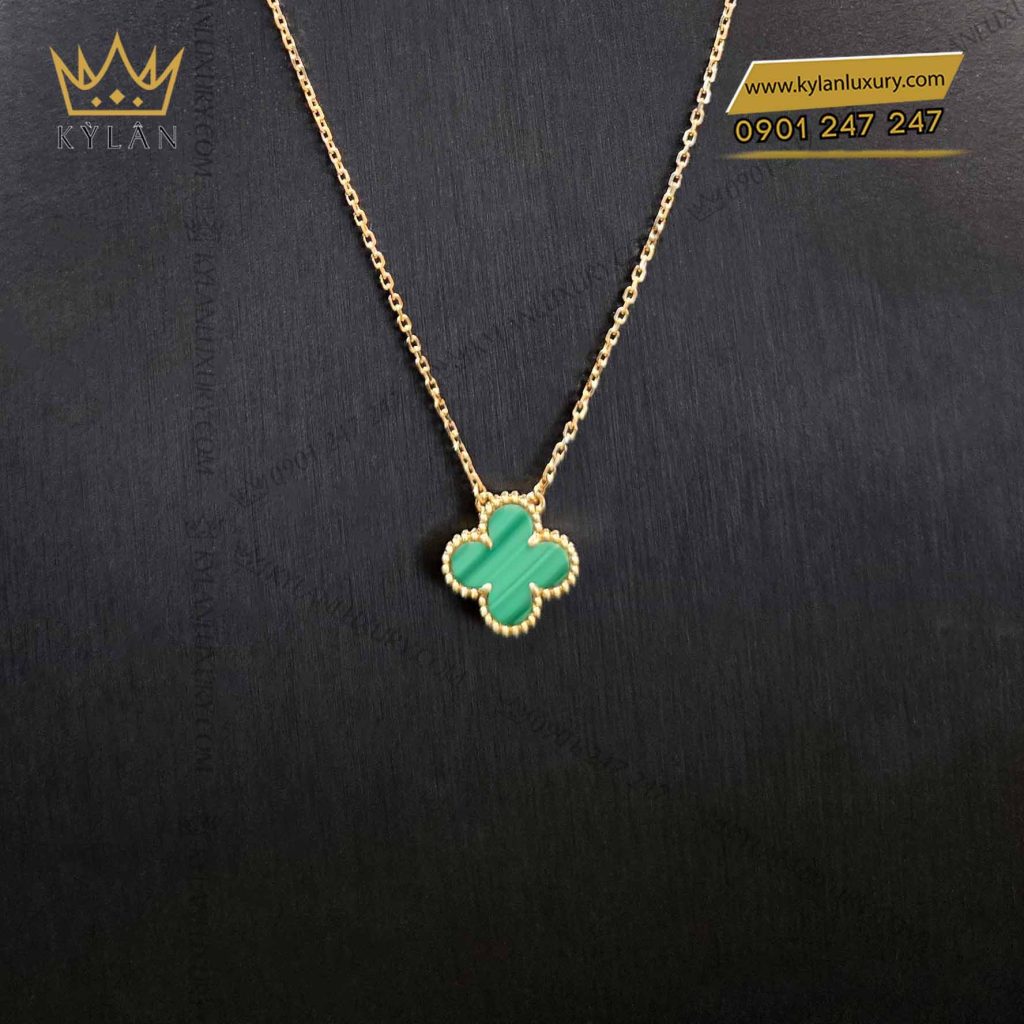 Kỳ Lân Luxury day chuyen co bon la vang nguyen khoi au750 dinh da quy xanh 5 Dây chuyền cỏ bốn lá vàng nguyên khối Au750 đính đá quý xanh