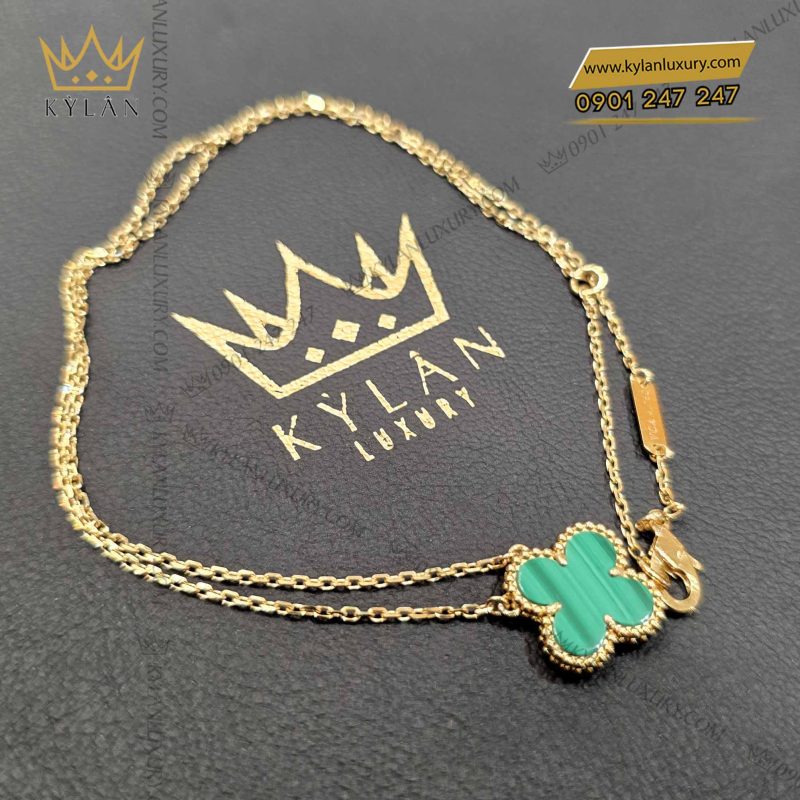 Dây chuyền cỏ bốn lá vàng nguyên khối Au750 đính đá quý xanh