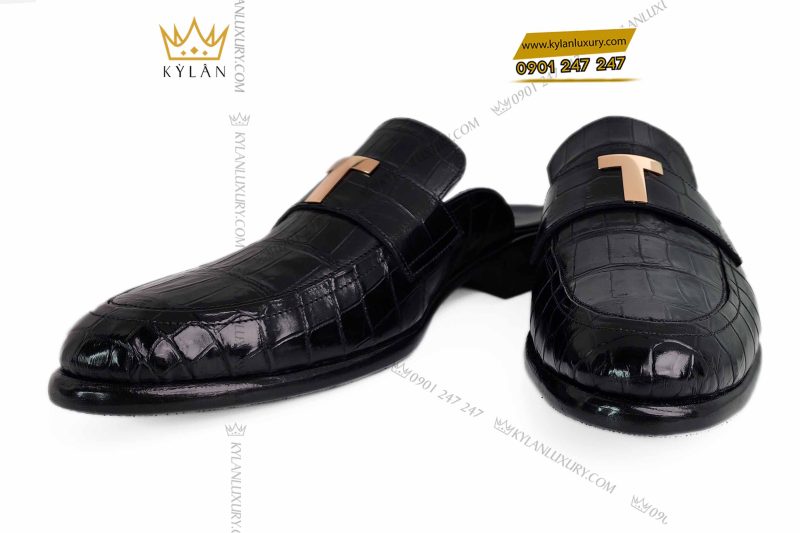 Giày da cá Alligator đính logo chữ T vàng nguyên khối Au750