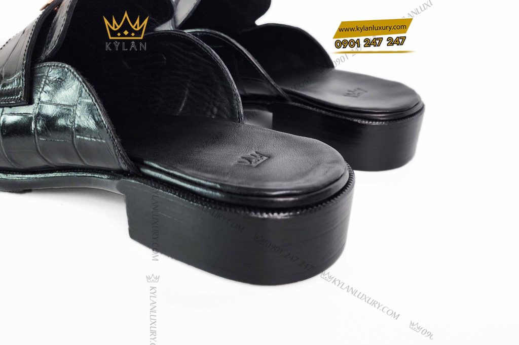 Kỳ Lân Luxury giay da ca alligator dinh logo chu t vang nguyen khoi au750 5 Giày da cá Alligator đính logo chữ T vàng nguyên khối Au750