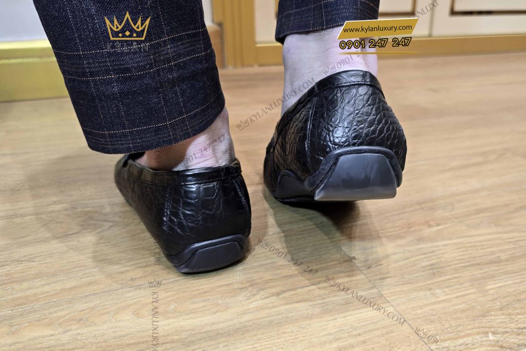 Kỳ Lân Luxury giay da ca alligator dinh logo vuong mien ky lan 4 Giày da cá Alligator đính logo vương miện Kỳ Lân