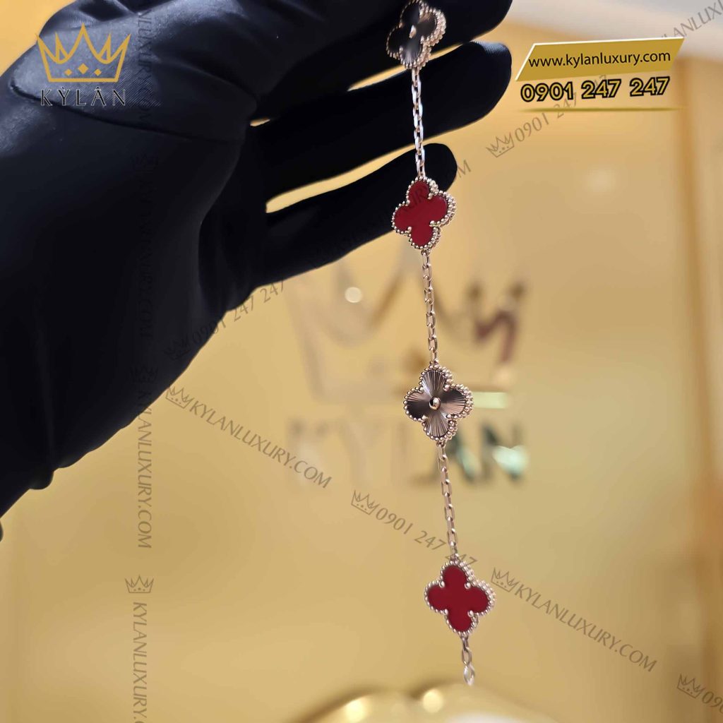 Kỳ Lân Luxury lac tay co bon la vang nguyen khoi au750 dinh da quy do 10 Lắc tay cỏ bốn lá vàng nguyên khối Au750 đính đá quý đỏ