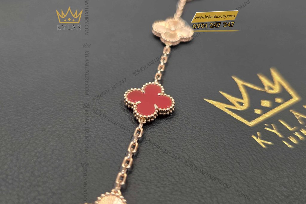 Kỳ Lân Luxury lac tay co bon la vang nguyen khoi au750 dinh da quy do 9 Lắc tay cỏ bốn lá vàng nguyên khối Au750 đính đá quý đỏ