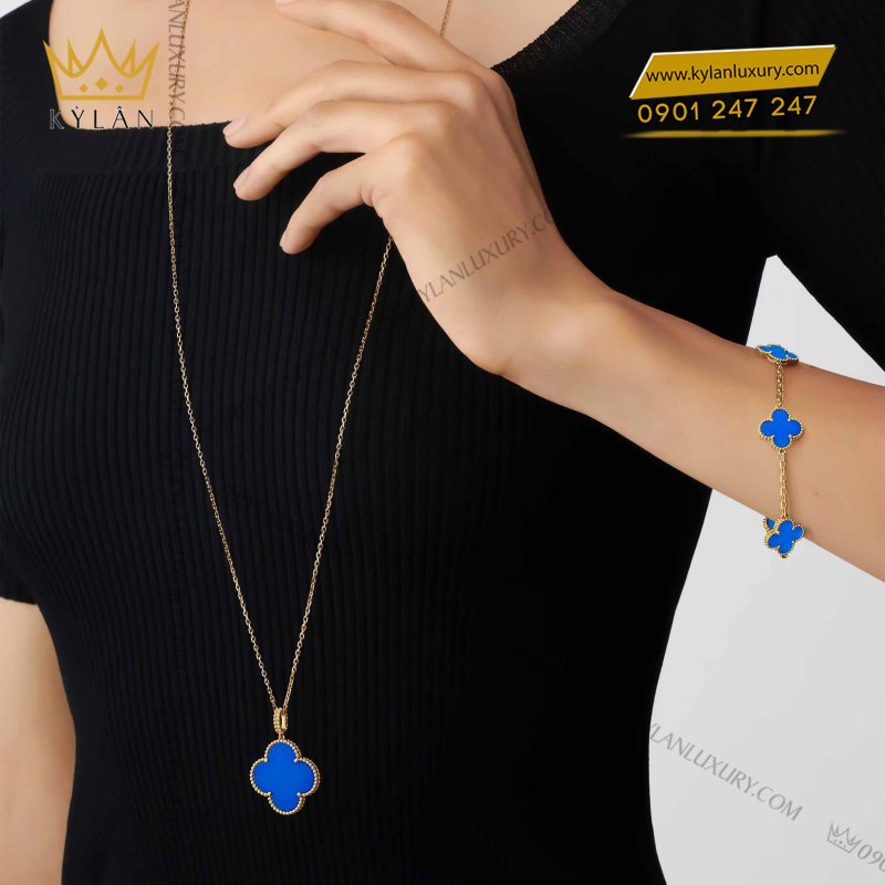 Lắc tay cỏ bốn lá vàng nguyên khối Au750 đính đá quý xanh dương