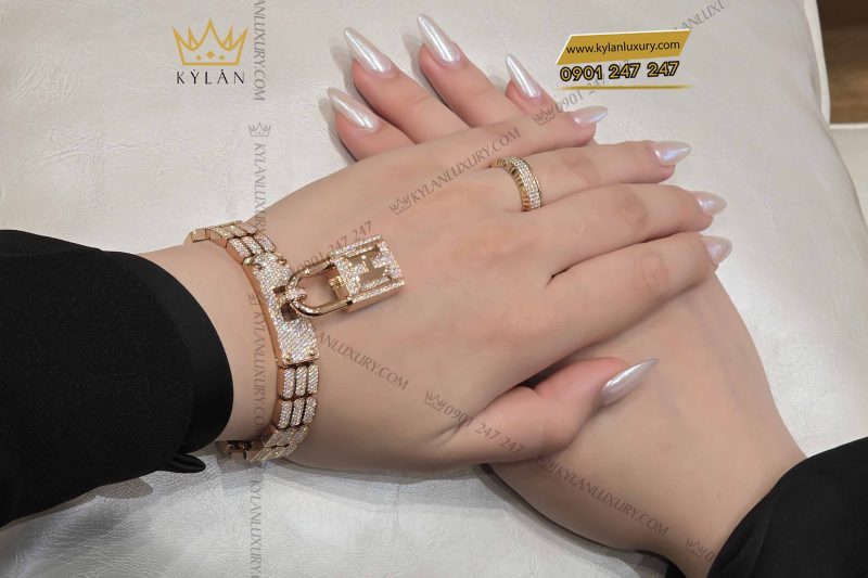 Lắc tay ổ khóa vàng nguyên khối Au750 đính kim cương