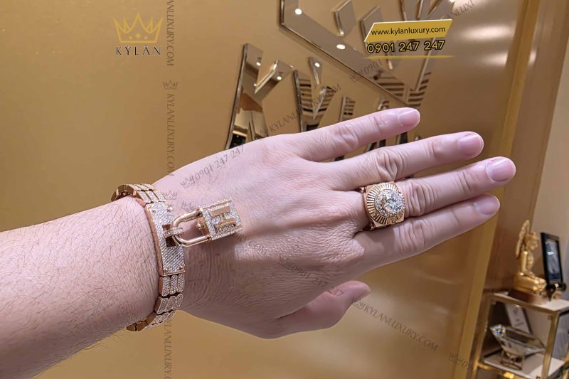 Lắc tay ổ khóa vàng nguyên khối Au750 đính kim cương