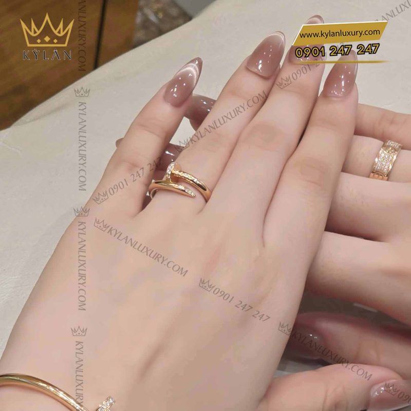 Nhẫn đinh vàng nguyên khối Au750 đính kim cương