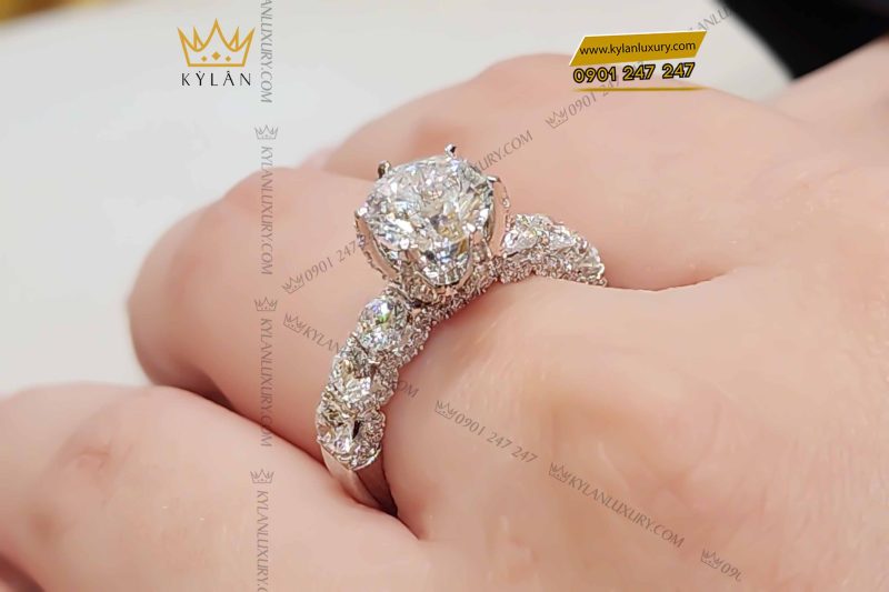 Nhẫn nữ vàng trắng nguyên khối Au750 đính viên chủ 8ly1