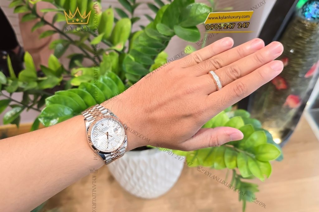 Kỳ Lân Luxury rolex datejust 36 126231 mat gap nep 6 Đồng hồ Rolex Datejust 36 126231-0033 mặt số họa tiết gấp nếp ánh bạc