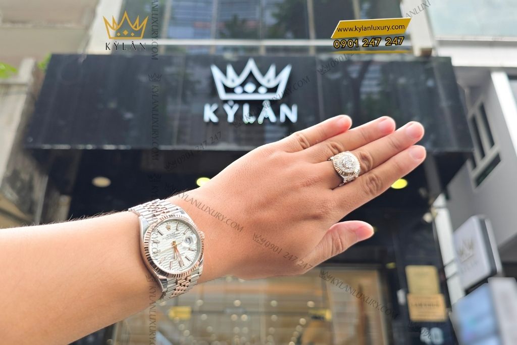 Kỳ Lân Luxury rolex datejust 36 126231 mat gap nep 8 Đồng hồ Rolex Datejust 36 126231-0033 mặt số họa tiết gấp nếp ánh bạc