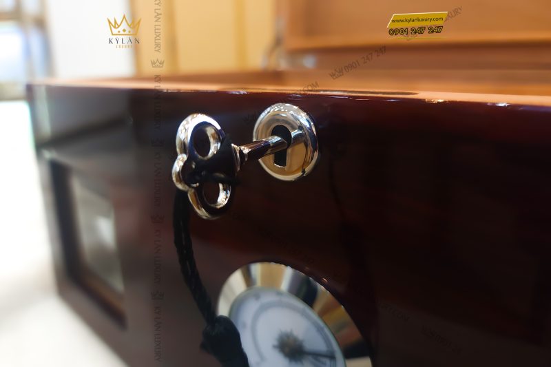 Tủ đựng xì gà Humidor Lubinski màu nâu sẫm