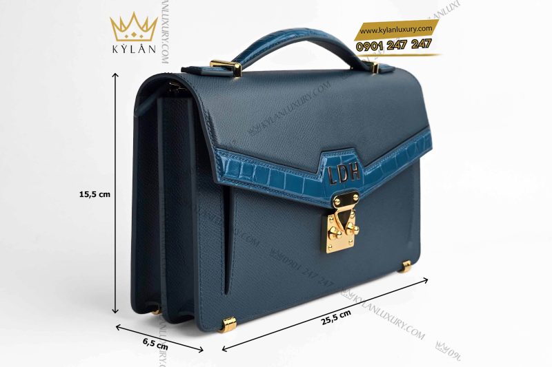 tui-xach-da-epsom-mix-da-alligator-mau-xanh-dinh-logo-vang-ldh