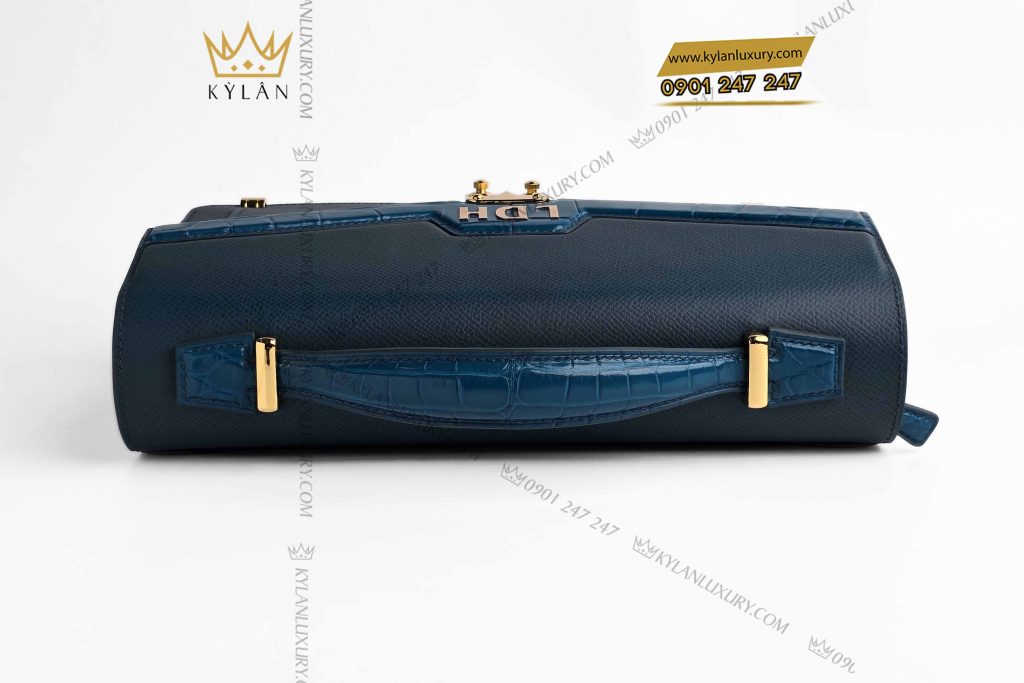 Kỳ Lân Luxury tui xach da epsom mix da alligator mau xanh dinh logo vang ldh 11 Túi xách da Epsom mix da Alligator màu xanh đính logo vàng LDH