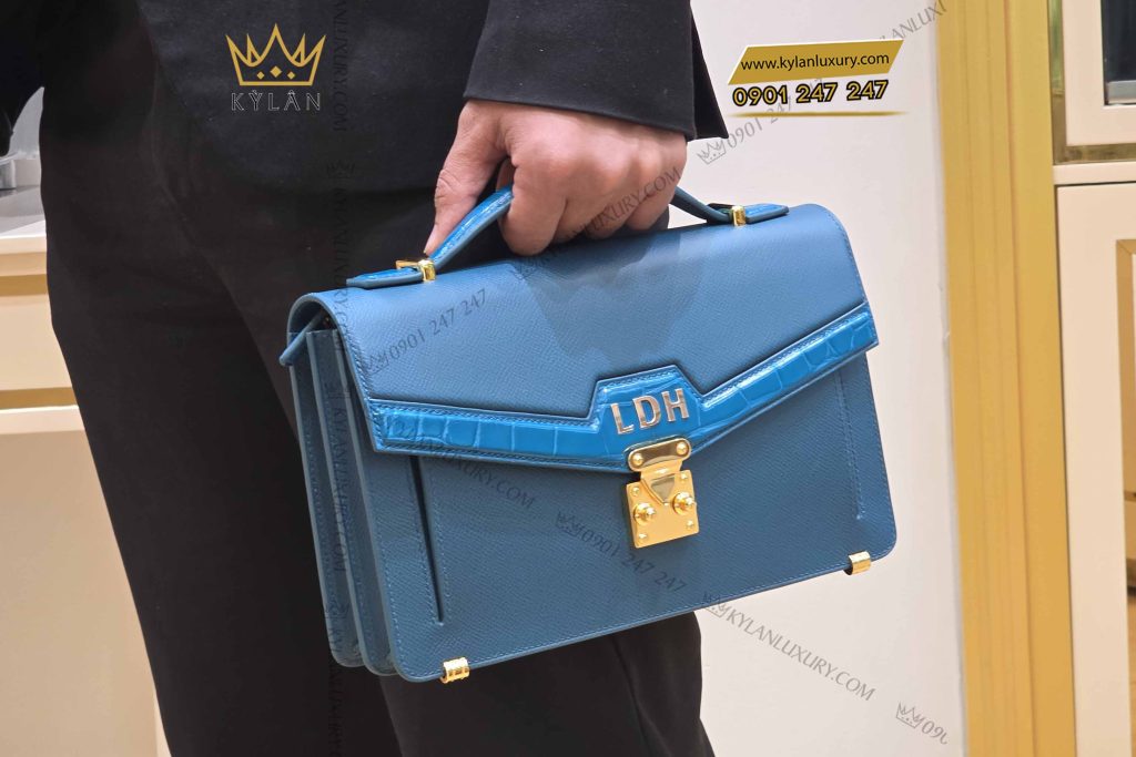 Kỳ Lân Luxury tui xach da epsom mix da alligator mau xanh dinh logo vang ldh 2 Túi xách da Epsom mix da Alligator màu xanh đính logo vàng LDH