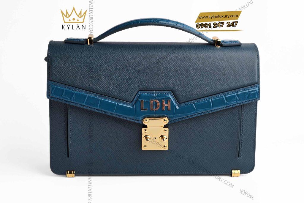 Kỳ Lân Luxury tui xach da epsom mix da alligator mau xanh dinh logo vang ldh 6 Túi xách da Epsom mix da Alligator màu xanh đính logo vàng LDH