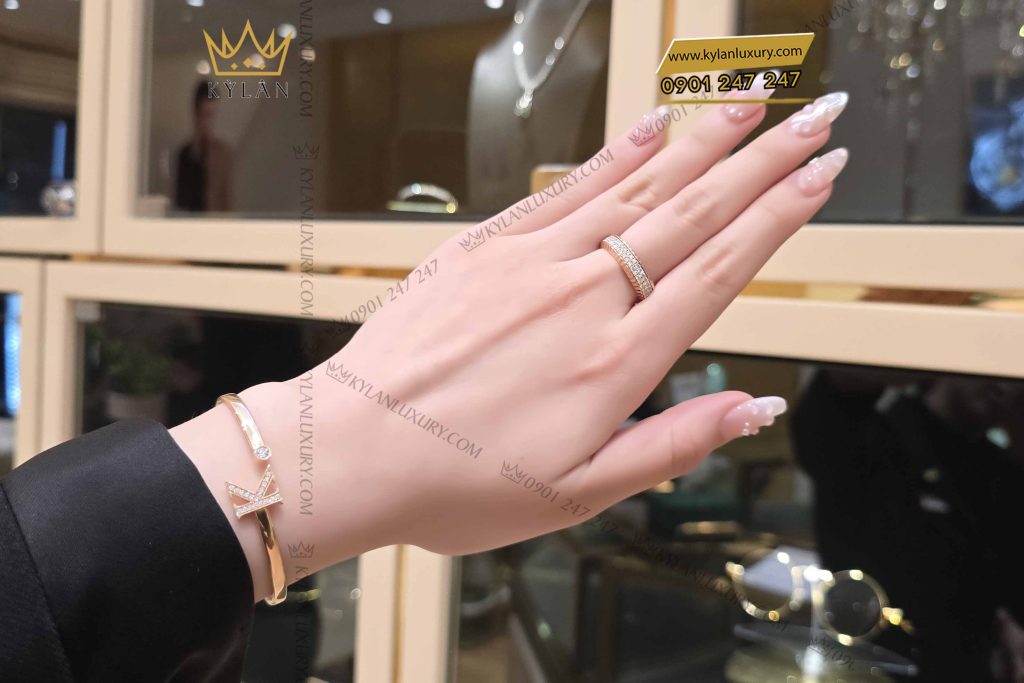 Kỳ Lân Luxury vong tay chu k vang hong nguyen khoi au750 dinh kim cuong 3 Vòng tay chữ K vàng hồng nguyên khối Au750 đính kim cương