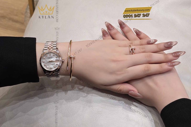 Vòng tay đinh vàng nguyên khối Au750 đính kim cương