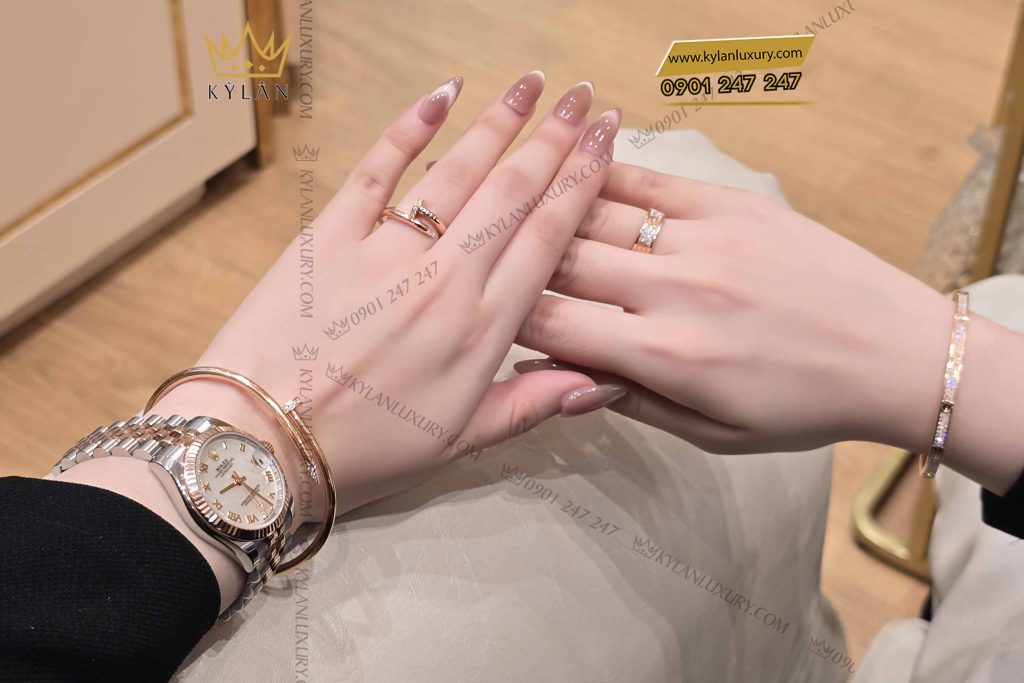 Kỳ Lân Luxury vong tay dinh vang nguyen khoi au750 dinh kim cuong 5 Vòng tay đinh vàng nguyên khối Au750 đính kim cương