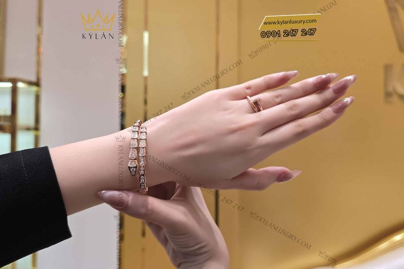 Vòng tay nữ vàng hồng nguyên khối Au750 đính kim cương