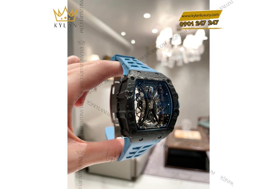 Thiết kế bộ máy được “treo lơ lửng” bằng các sợi dây cáp nhỏ cực kỳ chắc chắn của đồng hồ Richard Mille RM 53-01