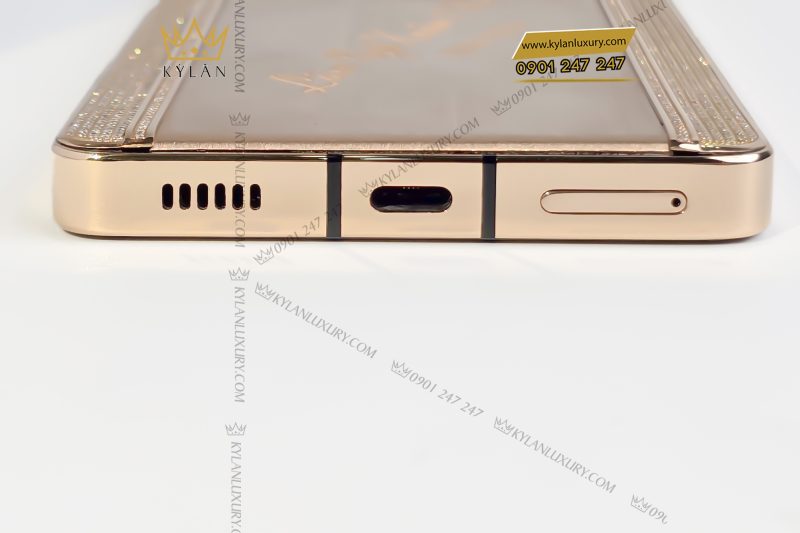 Điện thoại Metavertu 2 custom vàng nguyên khối Au750 đính kim cương