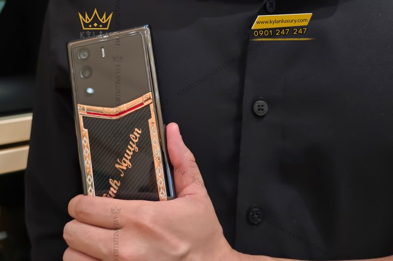 Điện thoại Vertu MetaVertu Carbon điểm vàng, khắc chữ